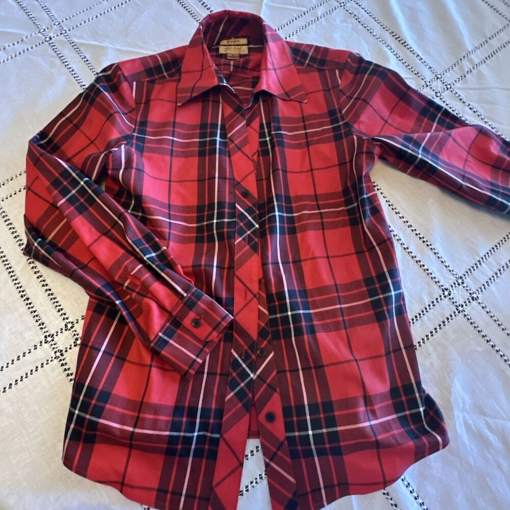Investments Petite Red & Black Plaid Shirt Gold Label Women's 6 Button Fitted